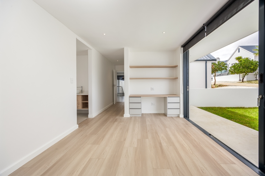 5 Bedroom Property for Sale in Mount Royal Golf Estate Western Cape